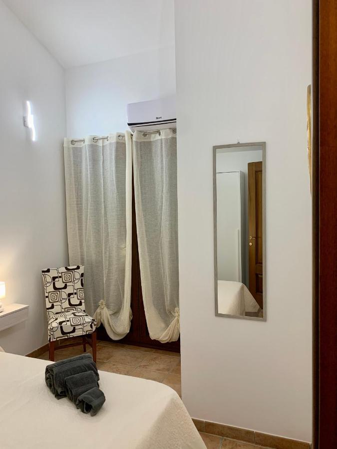 Casa Vacanza V&G Домус де Мария Екстериор снимка