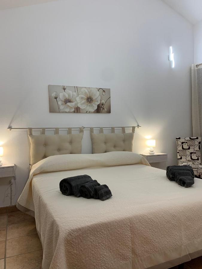 Casa Vacanza V&G Домус де Мария Екстериор снимка